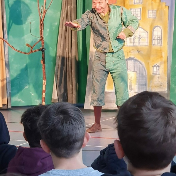 Theater Maskara in der Schule
