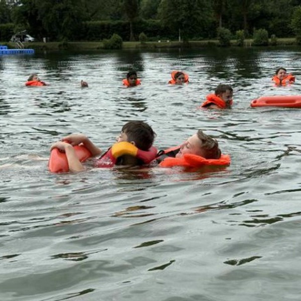 Kooperation Ruth-Cohn-Schule und DLRG Denzlingen / Vrstetten